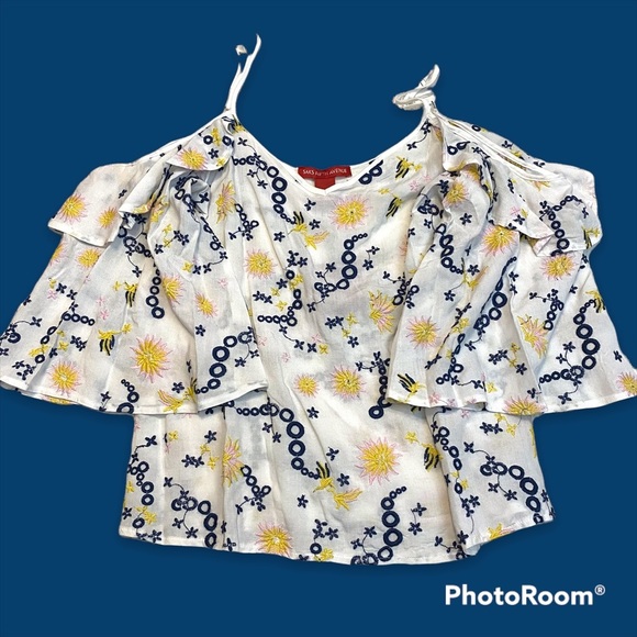 Saks Fifth Avenue Tops - Saks Fifth Avenue floral embroidery, lightweight, off shoulder, flowy top